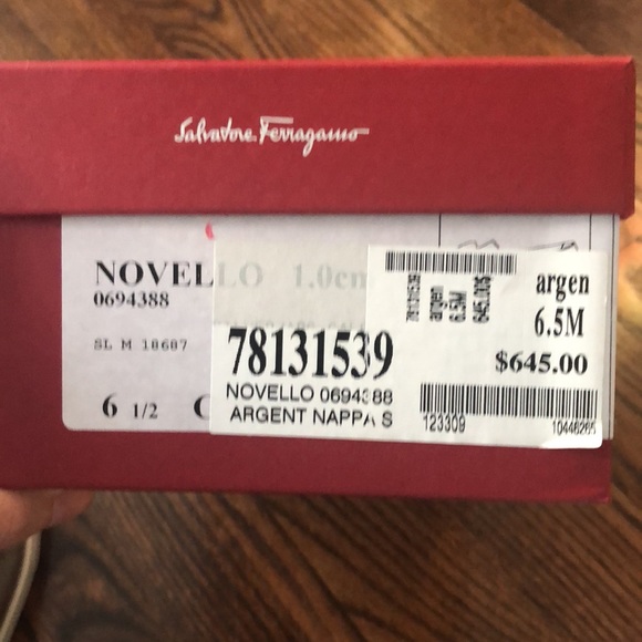 Salvatore Ferragamo Novello shoes silver size6.5 - Picture 6 of 8